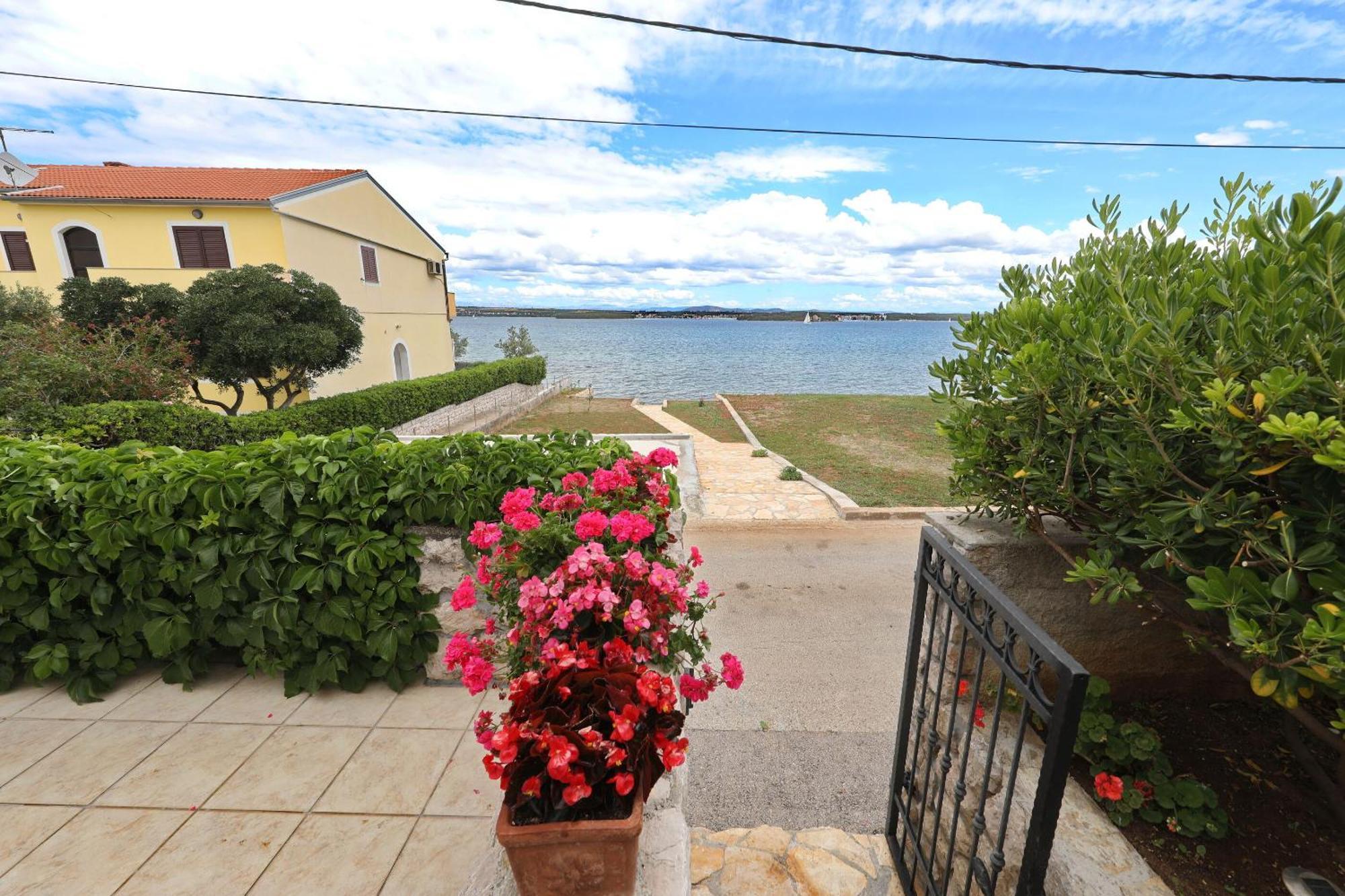 Apartment Blazenka - 20M From The Sea Tkon Ngoại thất bức ảnh
